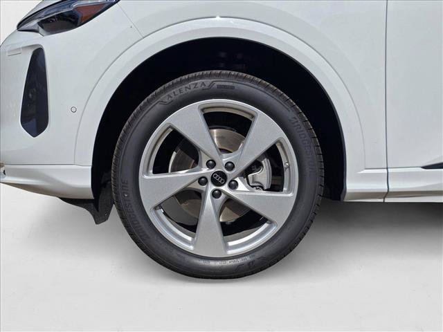 New 2025 Audi Q5 Premium w/ Premium Plus AWD/4WD image 9