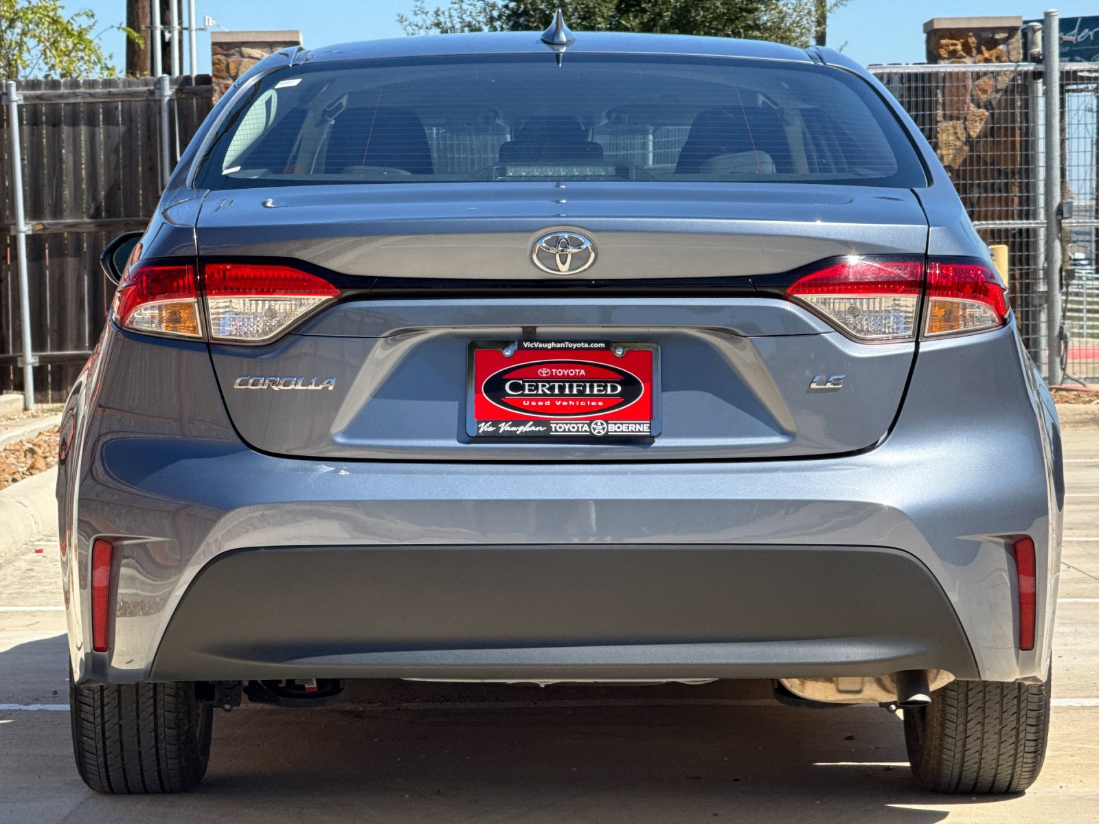 Used 2025 Toyota Corolla LE FWD image 4