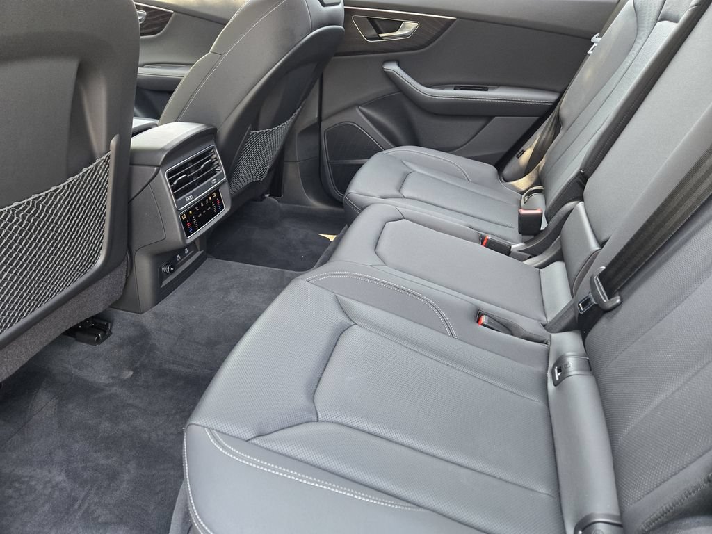 Certified 2023 Audi Q8 Premium Plus w/ Premium Plus Package AWD/4WD image 37