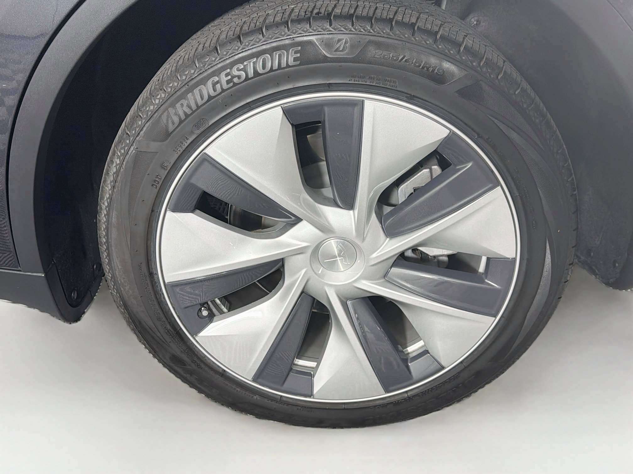 Used 2024 Tesla Model Y Long Range AWD/4WD image 11
