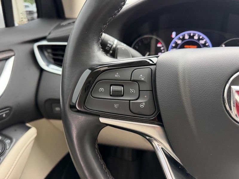 Used 2022 Buick Enclave Avenir w/ Avenir Technology Package AWD/4WD image 14