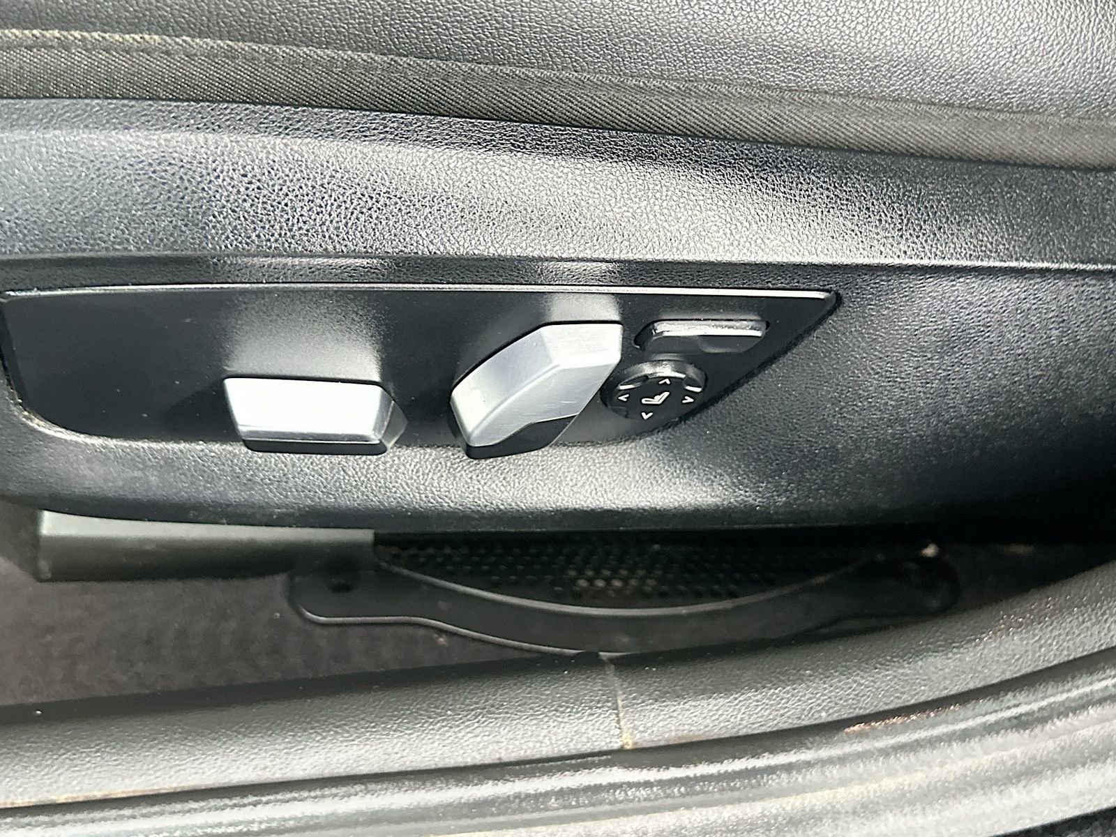 Used 2018 BMW 530i RWD image 19