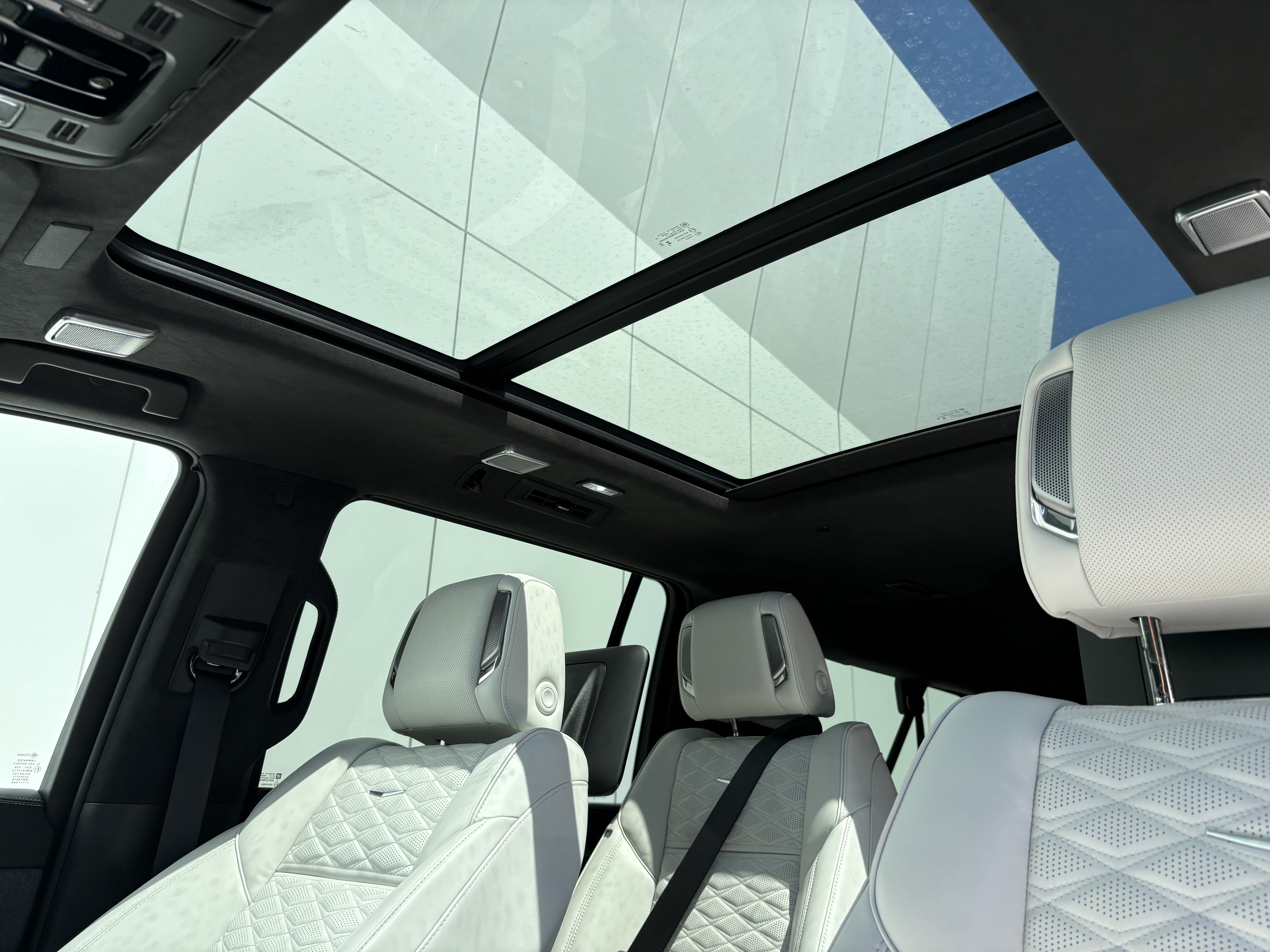 Certified 2025 Cadillac Escalade ESV V AWD/4WD image 18