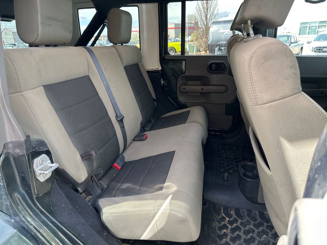 Used 2010 Jeep Wrangler Unlimited Sahara image 23