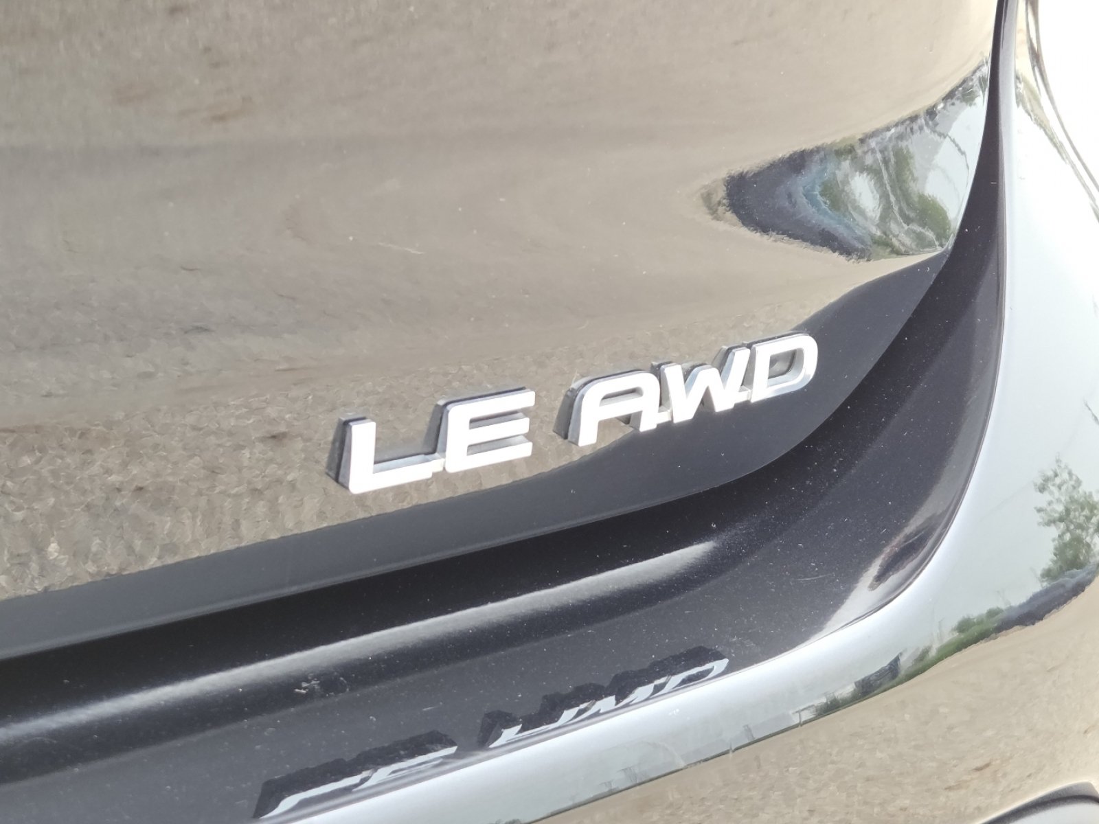Used 2022 Toyota Highlander LE AWD/4WD image 8