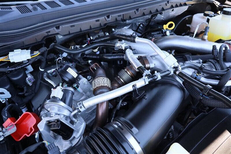 Used 2023 Ford F350 Limited w/ FX4 Off-Road Package AWD/4WD image 11