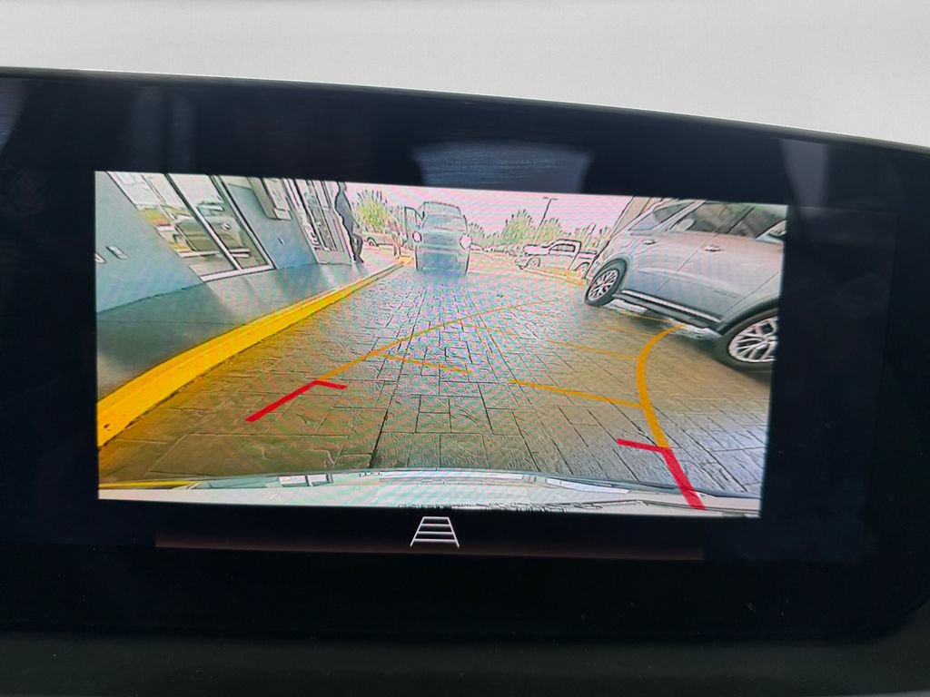 Used 2025 Buick Envista Avenir FWD image 24