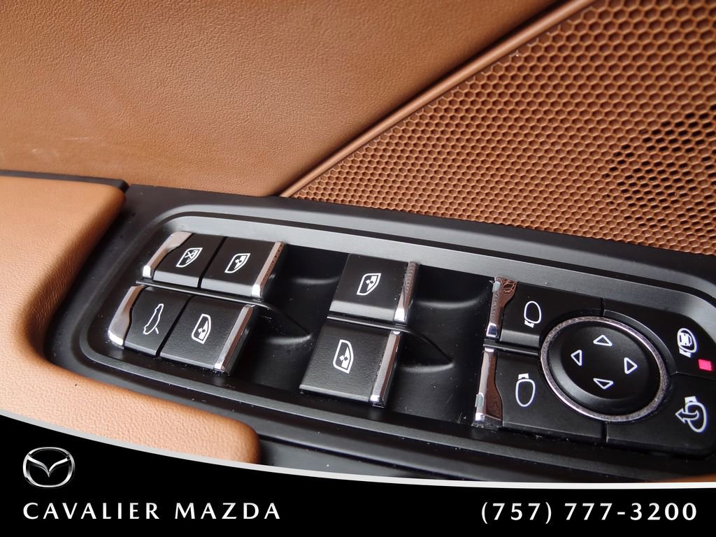 Used 2018 Porsche Cayenne AWD/4WD image 24