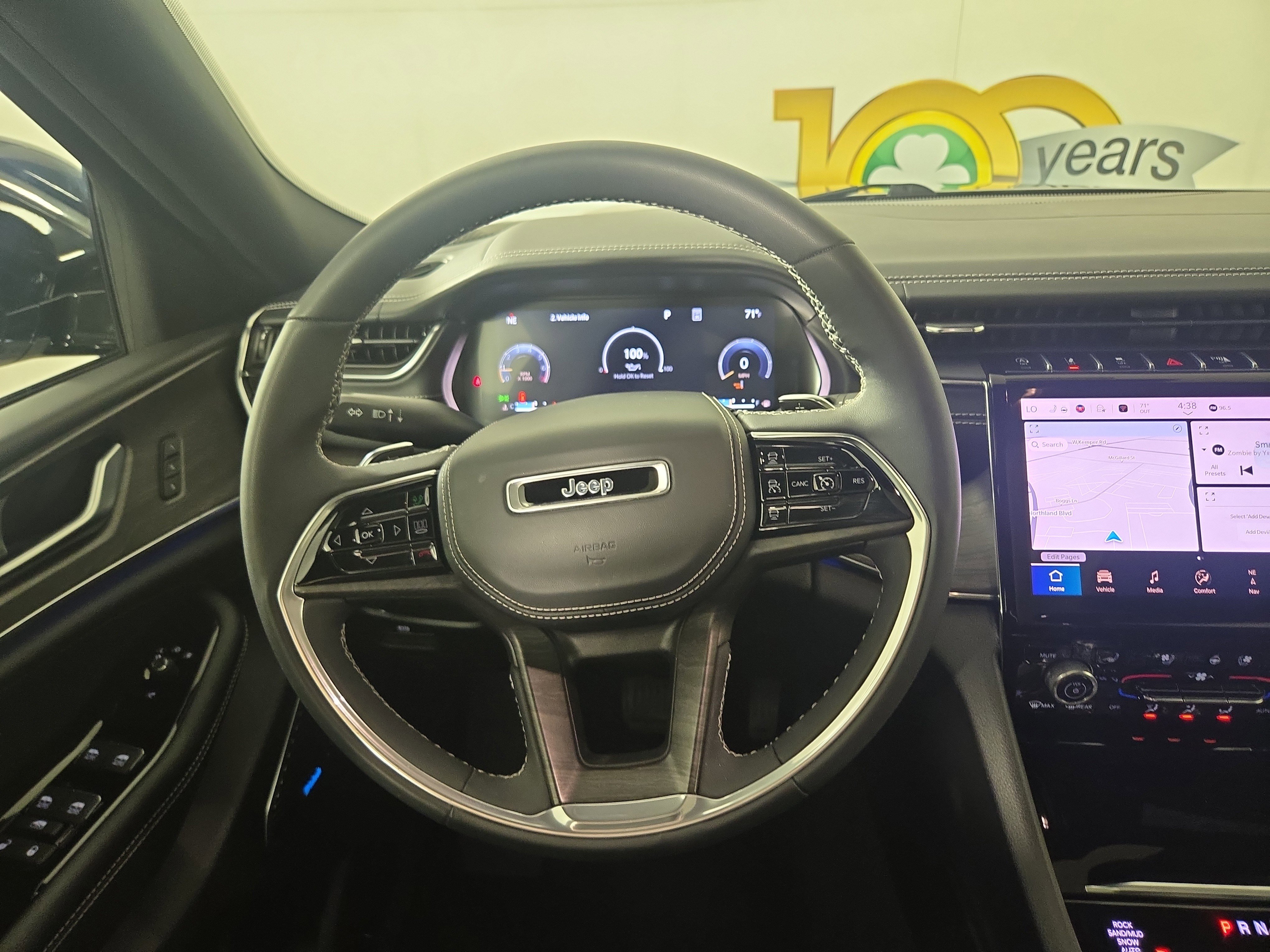 Used 2023 Jeep Grand Cherokee L Overland AWD/4WD image 15