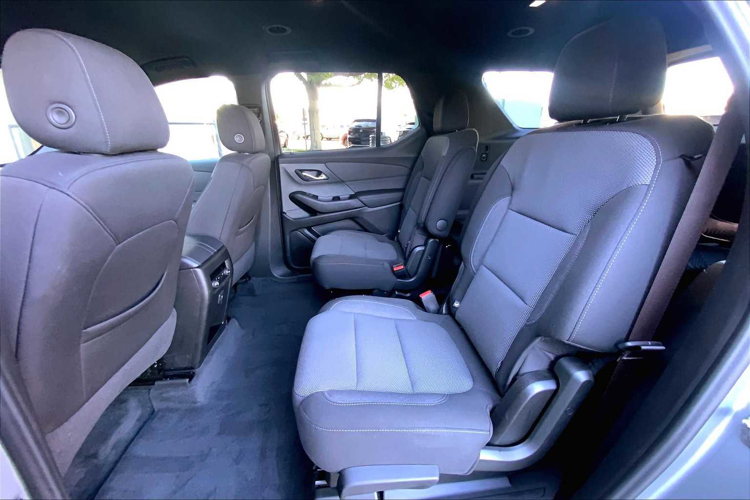 Used 2023 Chevrolet Traverse LT image 20