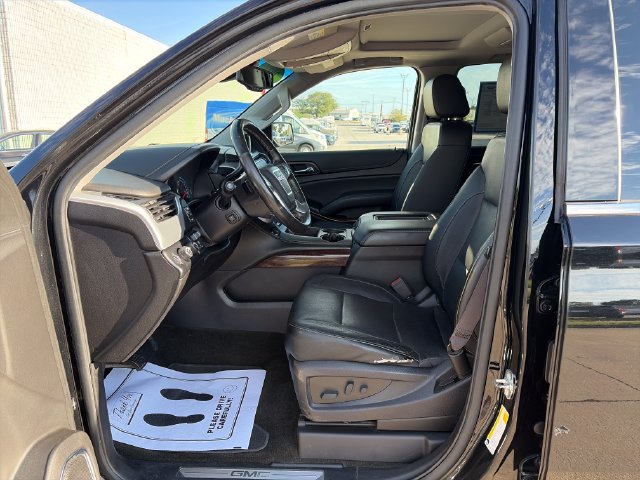 Used 2017 GMC Yukon SLT w/ Premium Edition AWD/4WD image 12