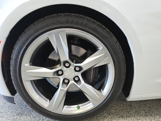 Used 2018 Chevrolet Camaro SS image 21