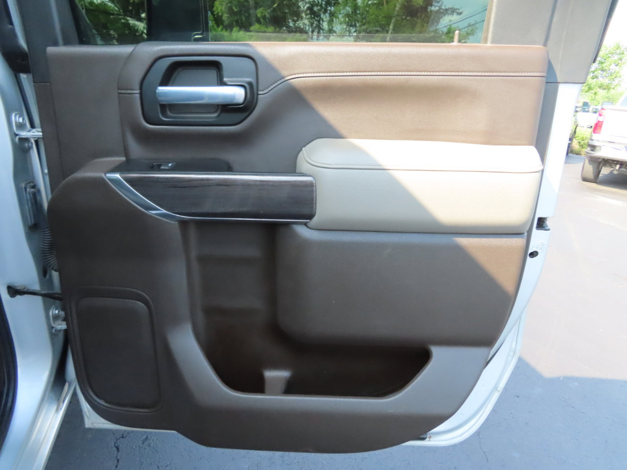 Used 2020 Chevrolet Silverado 2500 LTZ w/ LTZ Convenience Package image 29