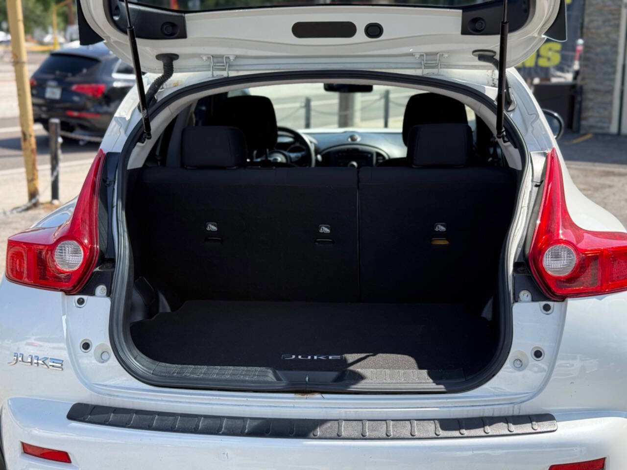 Used 2014 Nissan Juke S FWD image 20