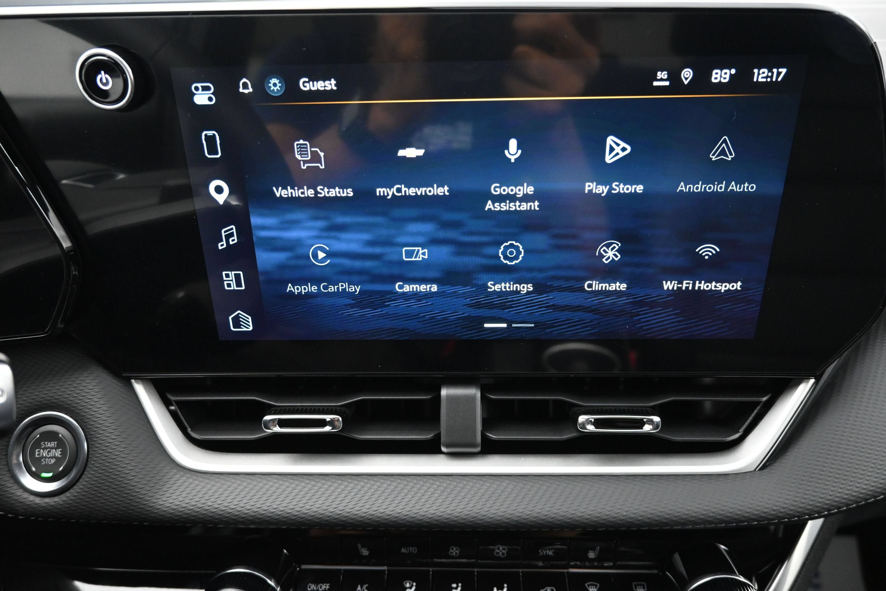 New 2027 Chevrolet Equinox LT w/ Convenience Package II FWD image 16