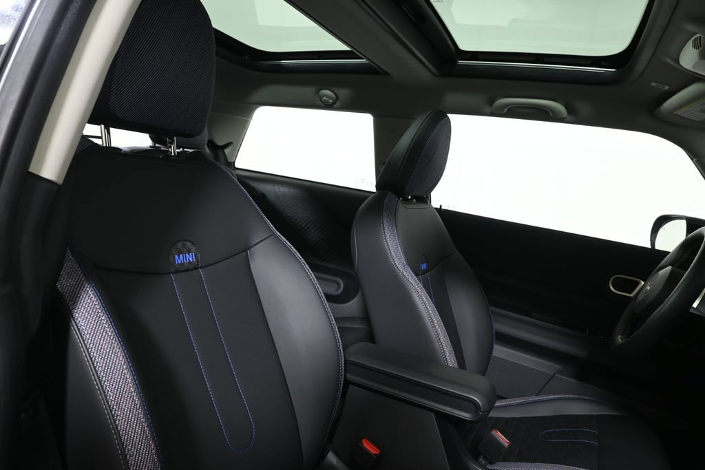 Certified 2025 MINI Cooper S FWD image 27