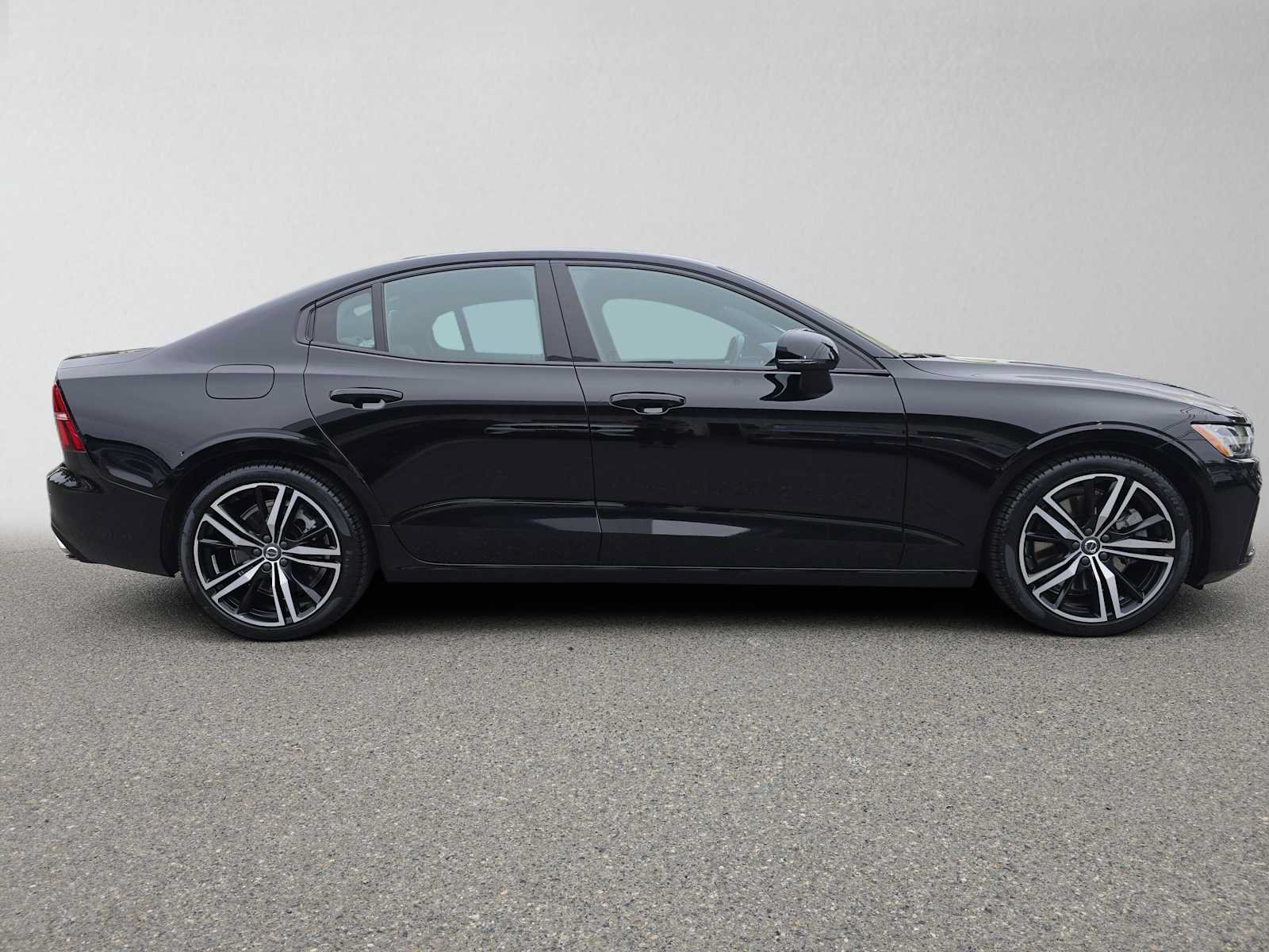Used 2022 Volvo S60 T8 R-Design w/ Climate Package AWD/4WD image 2