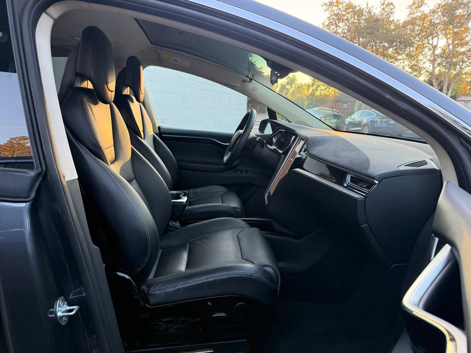 Used 2016 Tesla Model X 75D AWD/4WD image 16