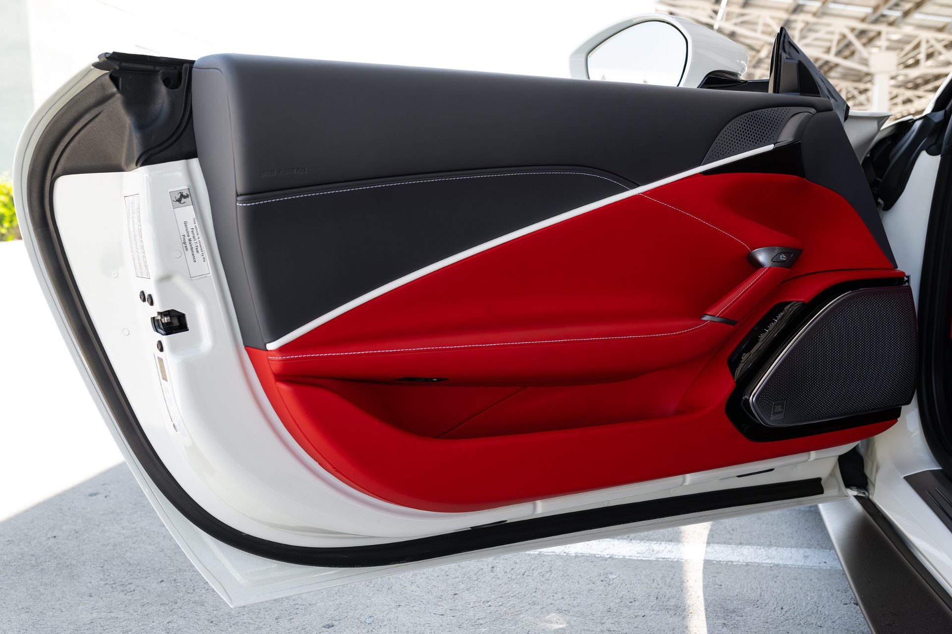 Used 2025 Ferrari Roma Spider RWD image 98