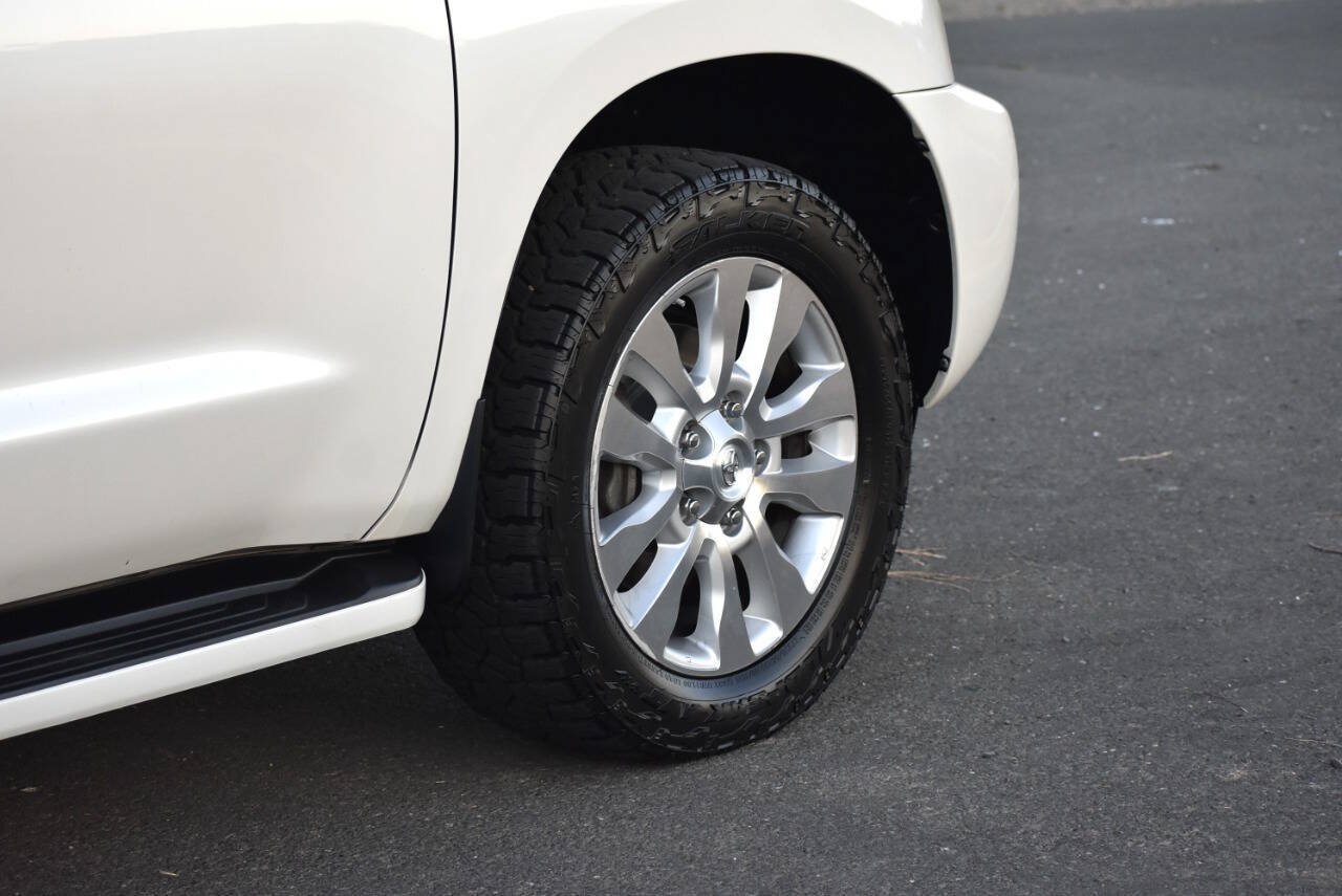 Used 2013 Toyota Sequoia Platinum AWD/4WD image 24