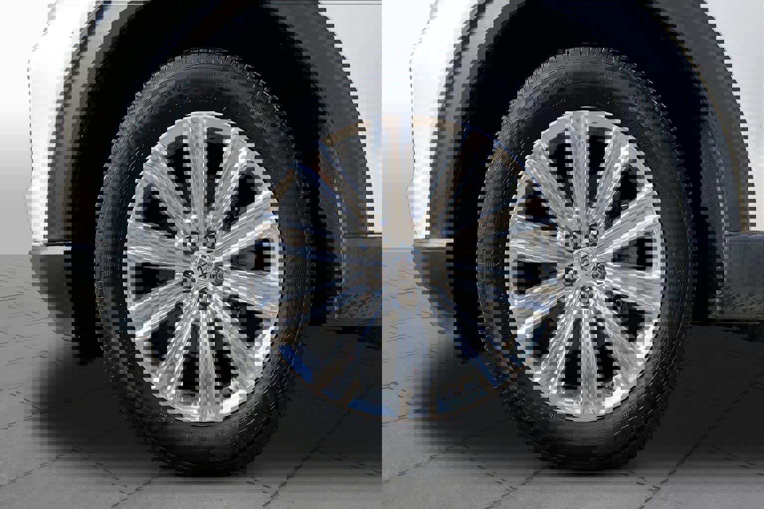 Used 2021 Ford Explorer King Ranch w/ Premium Technology Package AWD/4WD image 11