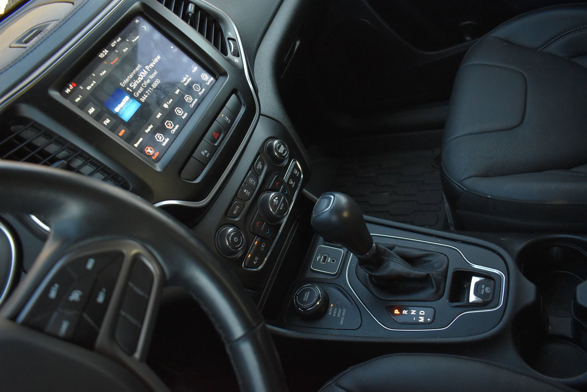 Used 2021 Jeep Cherokee Latitude Lux w/ Comfort/Convenience Group image 23