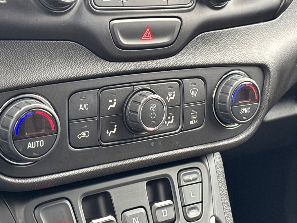 Used 2020 GMC Terrain SLT w/ Preferred Package image 29