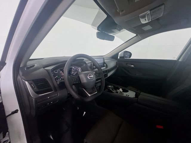 Used 2026 Nissan Rogue SV FWD image 18