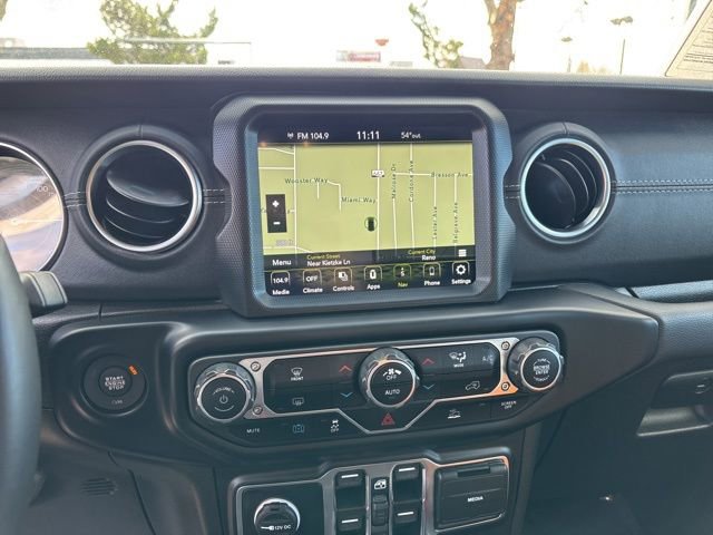 Used 2022 Jeep Wrangler Unlimited Sahara image 23