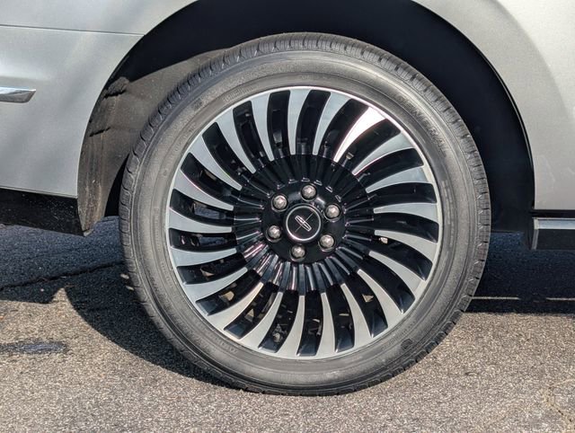 Used 2021 Lincoln Navigator Black Label w/ Cargo Convenience Package image 11