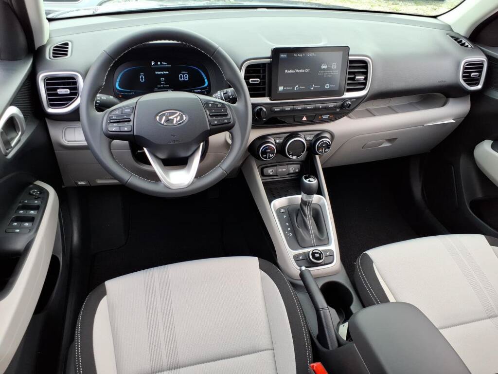 New 2026 Hyundai Venue SEL FWD image 7