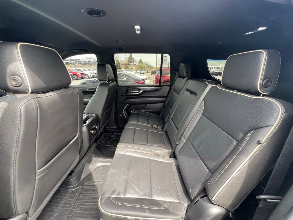 Used 2025 GMC Yukon XL Elevation image 22