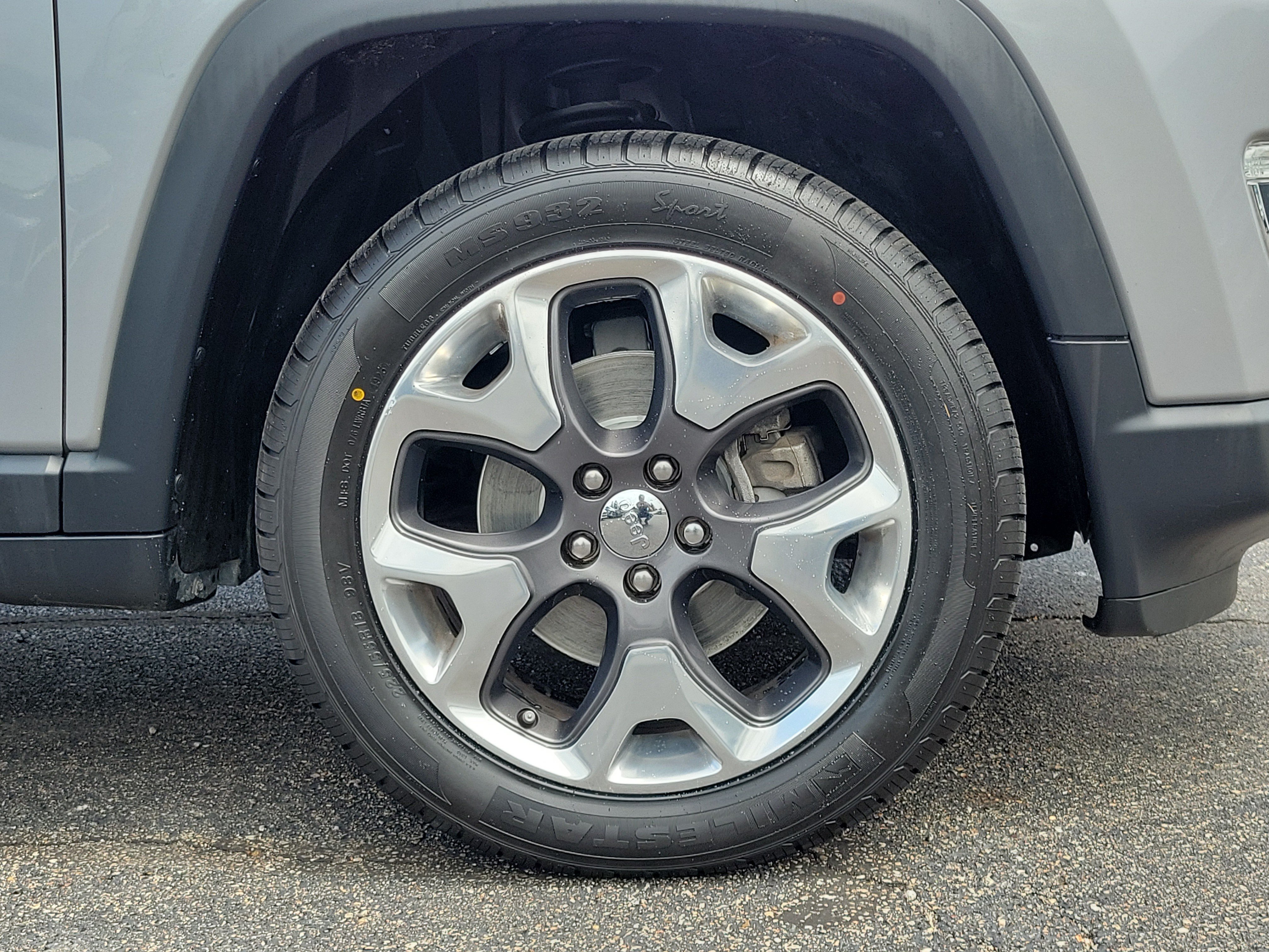 Used 2019 Jeep Compass Limited AWD/4WD image 5