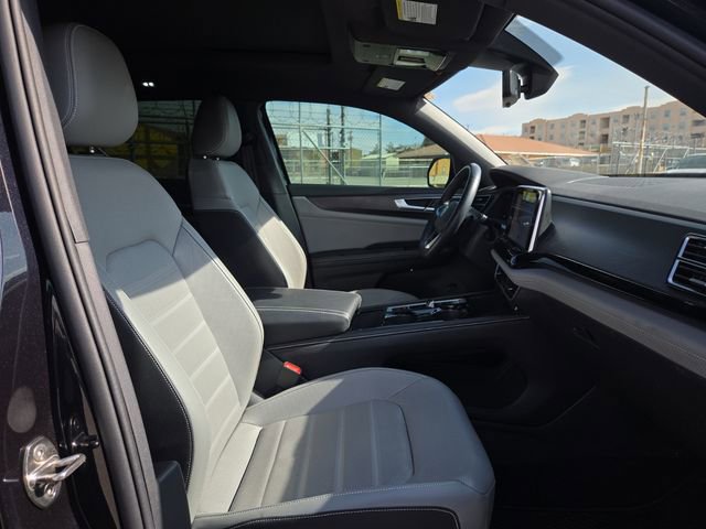 Used 2024 Volkswagen Atlas Cross Sport SEL R-Line image 12