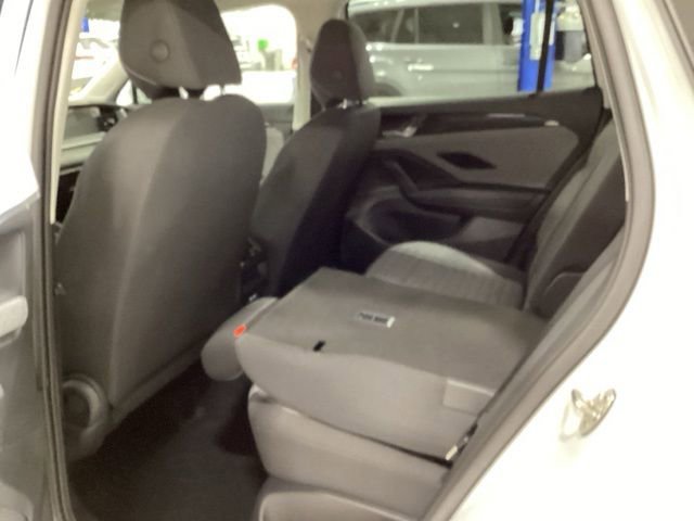 Used 2025 Volkswagen Tiguan S image 10