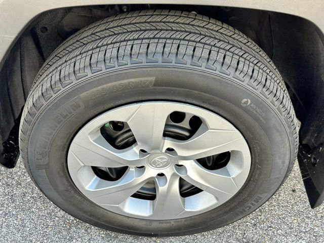 Used 2023 Toyota RAV4 LE image 13