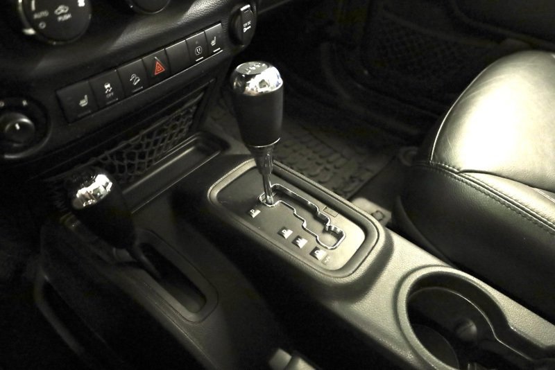 Used 2016 Jeep Wrangler Unlimited Sahara image 24