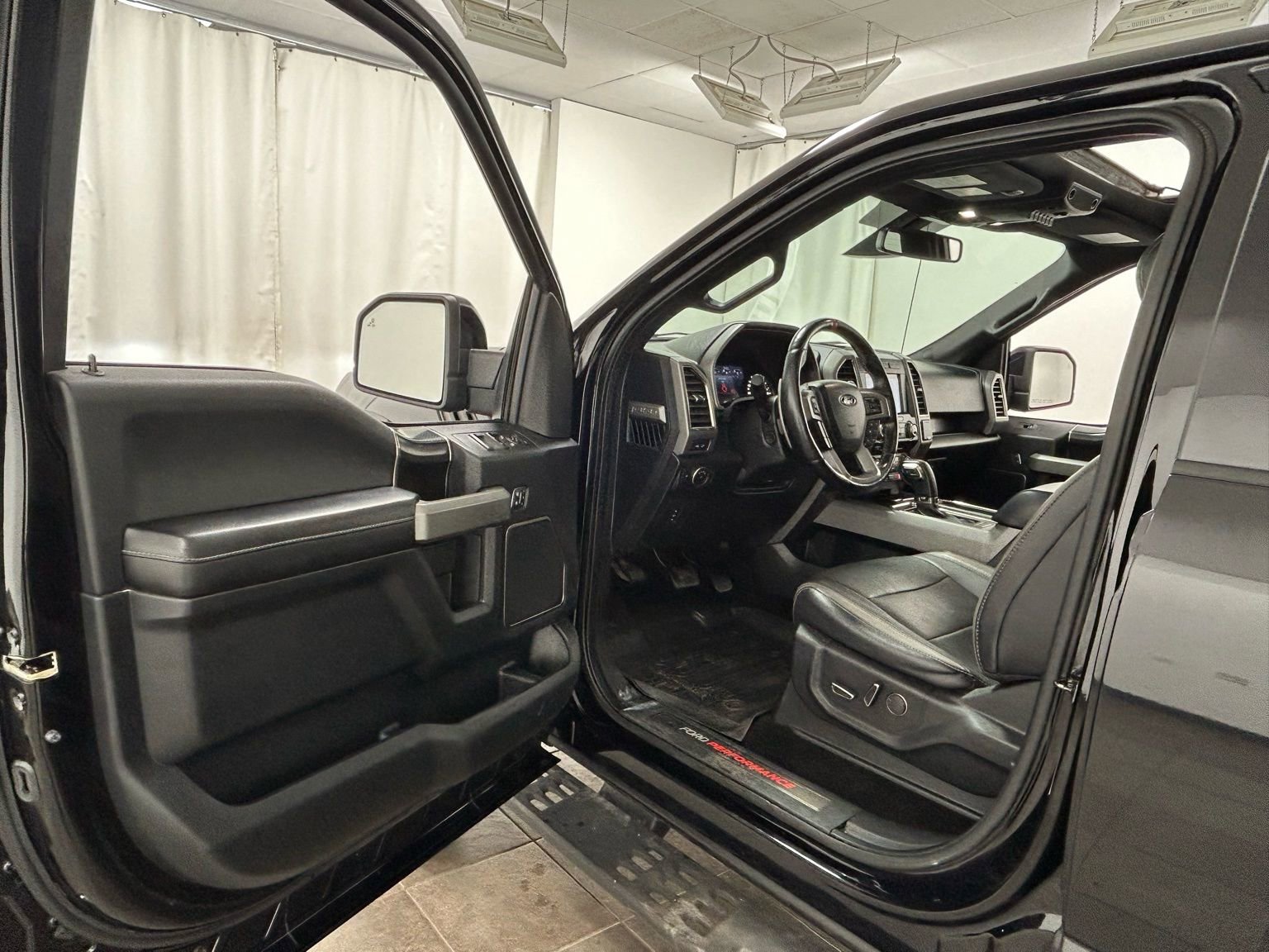 Used 2018 Ford F150 Raptor w/ Equipment Group 802A Luxury image 25