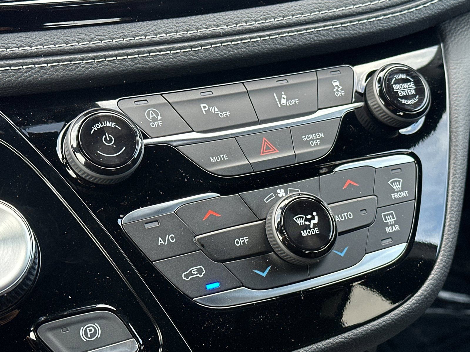 New 2026 Chrysler Pacifica Select image 18