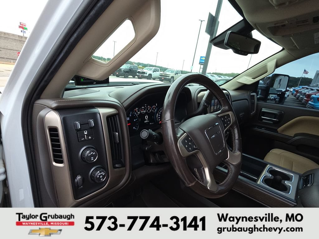 Used 2018 GMC Sierra 2500 Denali w/ Duramax Plus Package AWD/4WD image 15
