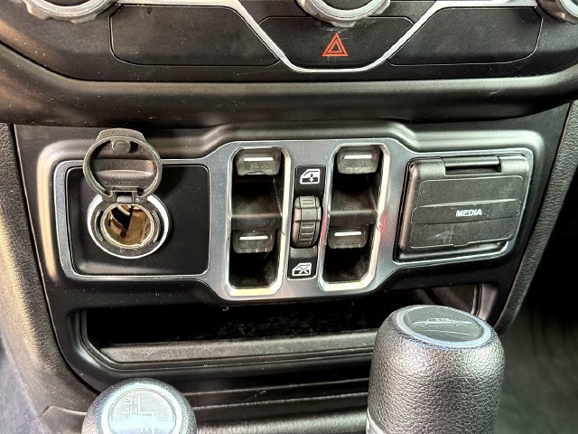 Used 2020 Jeep Gladiator Sport w/ Quick Order Package 24S AWD/4WD image 19