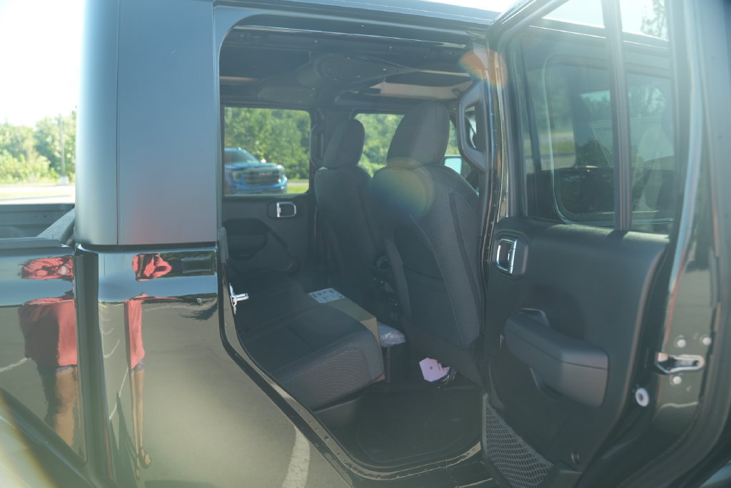 New 2026 Jeep Gladiator Sport AWD/4WD image 19