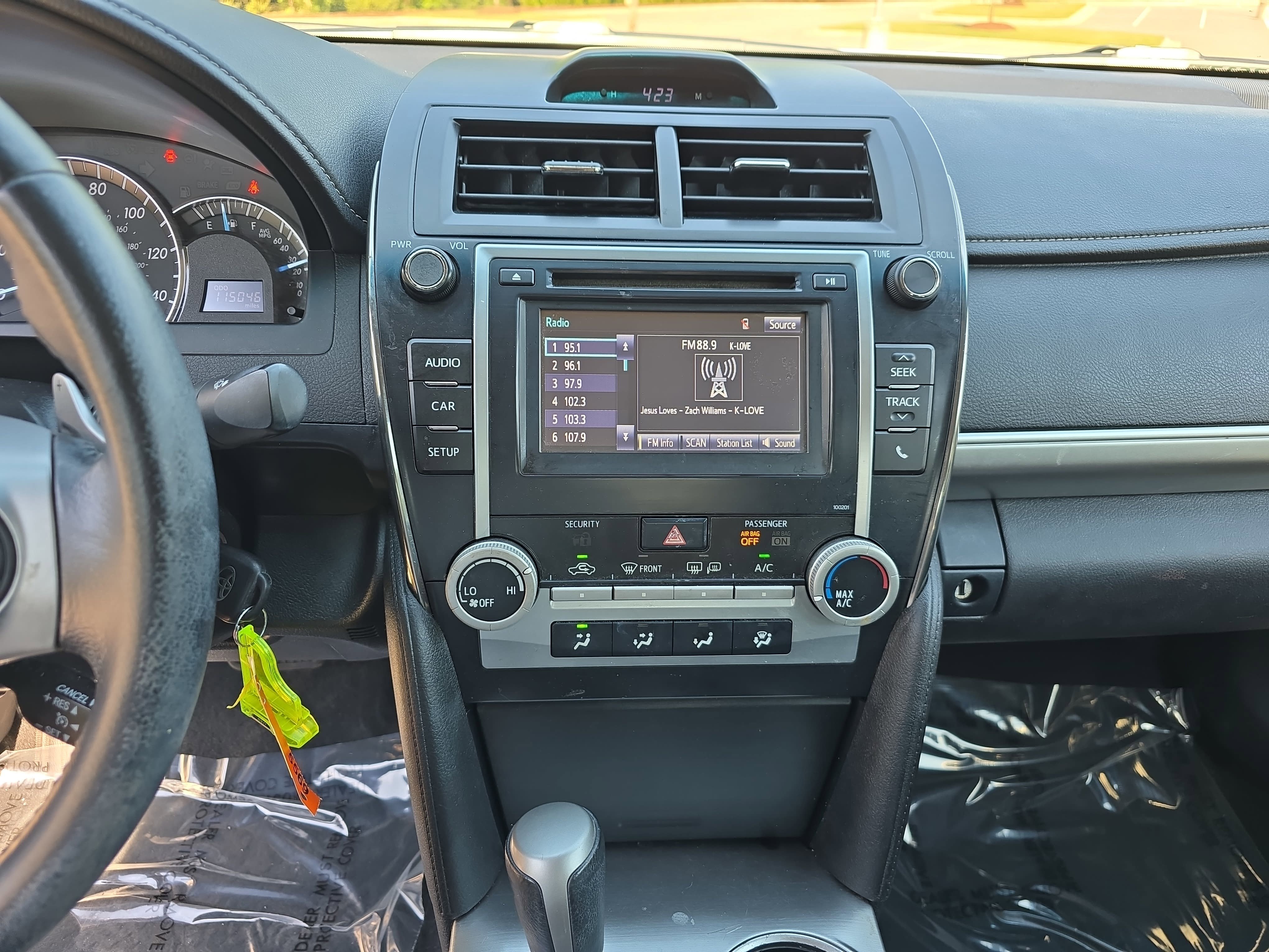 Used 2014 Toyota Camry SE FWD image 22