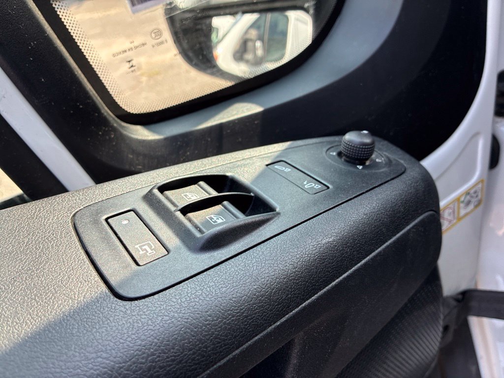 Used 2025 RAM ProMaster 2500 w/ Convenience Group FWD image 10