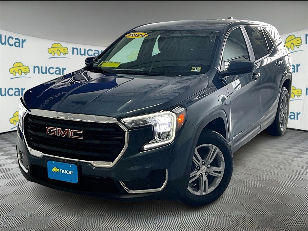 Used 2024 GMC Terrain SLE image 3