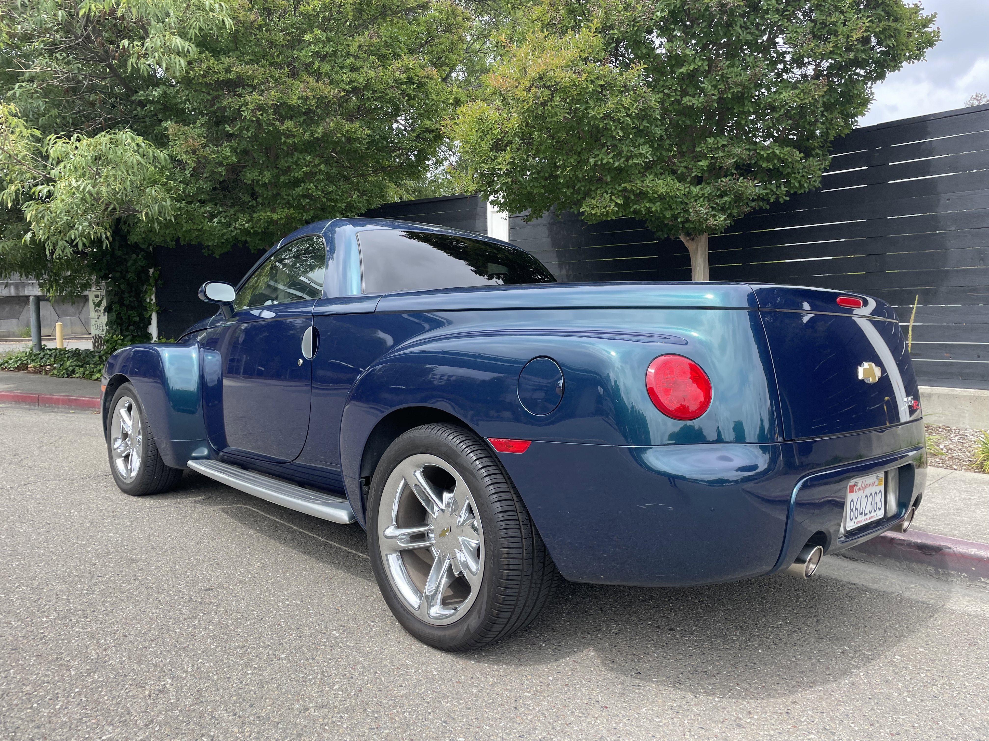 Used 2005 Chevrolet SSR w/ Preferred Equipment Group RWD image 7