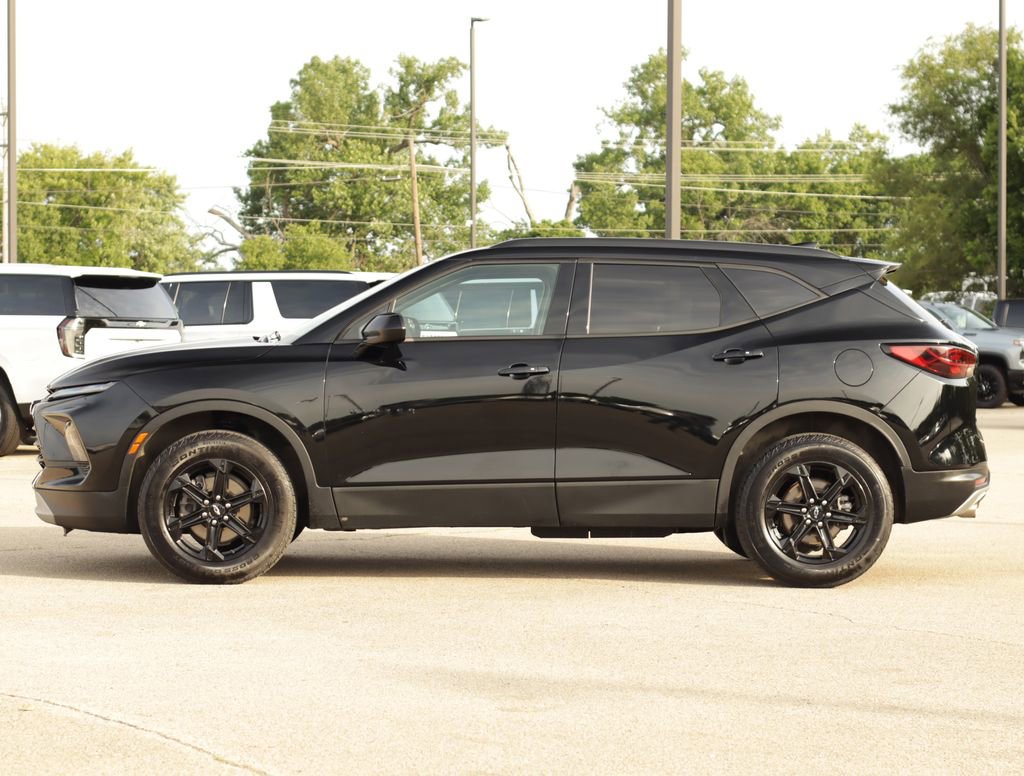 Used 2024 Chevrolet Blazer LT w/ Midnight/Sport Edition FWD image 4