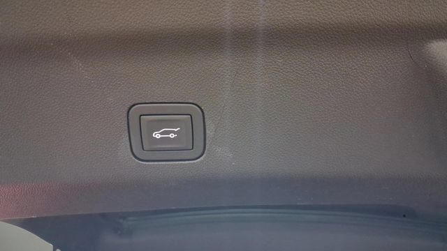 Used 2025 Chevrolet Tahoe LT AWD/4WD image 21