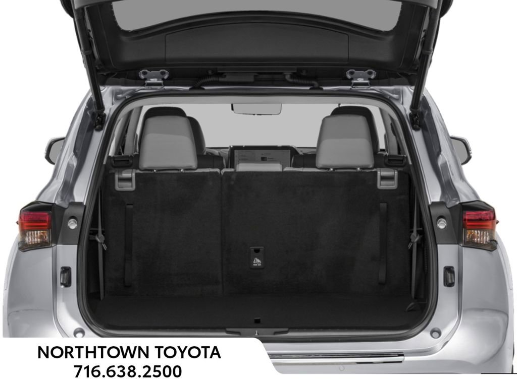 New 2026 Toyota Highlander Platinum AWD/4WD image 10