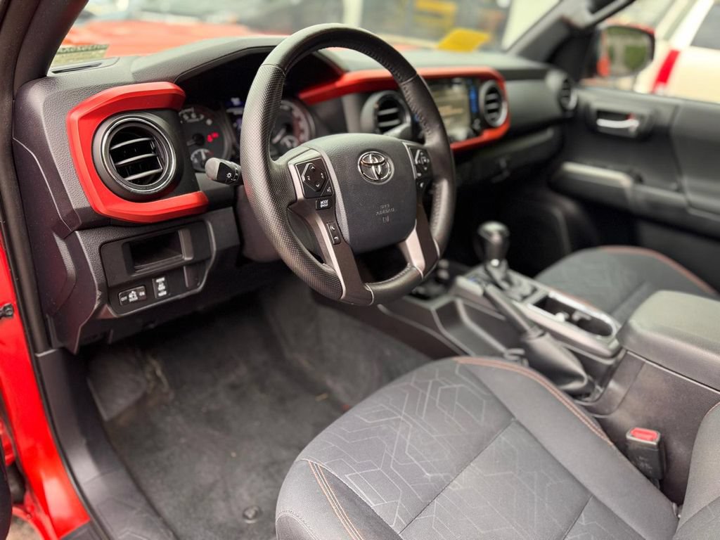Used 2016 Toyota Tacoma TRD Sport w/ Towing Package AWD/4WD image 14